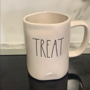 Rae Dunn TREAT Mug